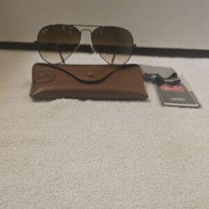 Authentic Ray-Ban Black Aviator Sunglasses with Brown Case